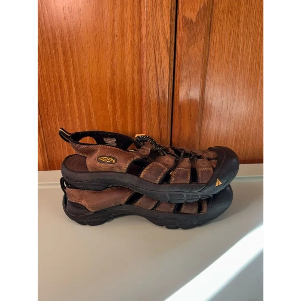 Keen Newport Fisherman outdoor nubuck brown leather washable sandal mens sz